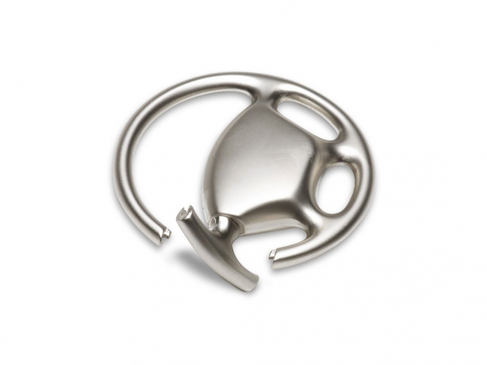 Metal key ring in steering wheel shape