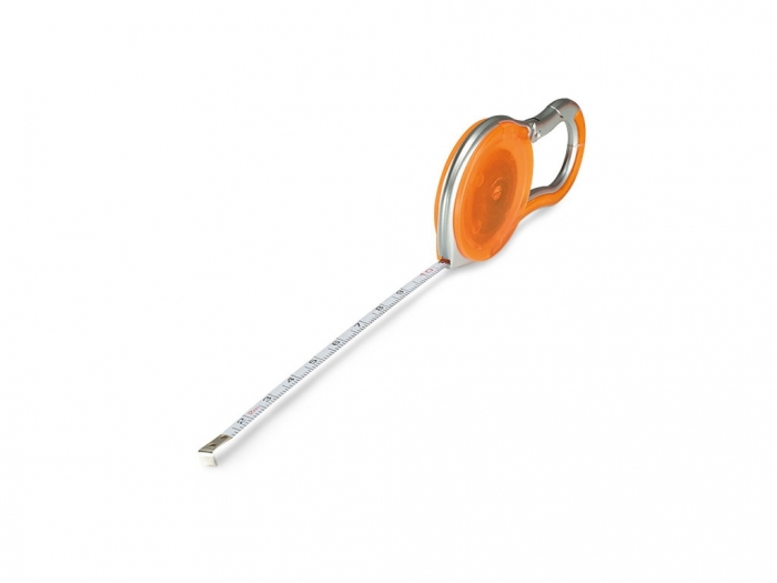 Measuring tape with carabiner