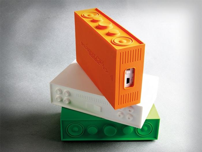 BLASTING BRICK speaker