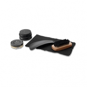 Luxurious shoe polish kit